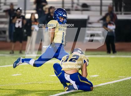 Thumbnail 2 in San Diego vs. Orange Grove (UIL 3A Bi-District Playoffs) photogallery.