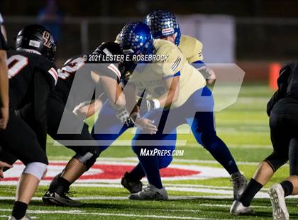 Thumbnail 2 in San Diego vs. Orange Grove (UIL 3A Bi-District Playoffs) photogallery.