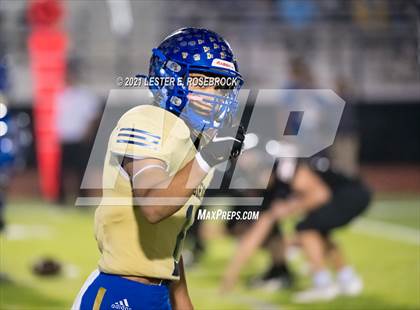 Thumbnail 1 in San Diego vs. Orange Grove (UIL 3A Bi-District Playoffs) photogallery.
