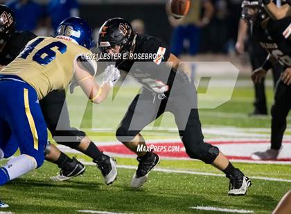 Thumbnail 1 in San Diego vs. Orange Grove (UIL 3A Bi-District Playoffs) photogallery.