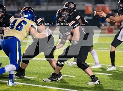 Thumbnail 2 in San Diego vs. Orange Grove (UIL 3A Bi-District Playoffs) photogallery.