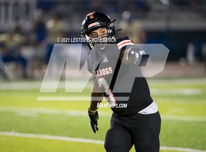 Thumbnail 1 in San Diego vs. Orange Grove (UIL 3A Bi-District Playoffs) photogallery.