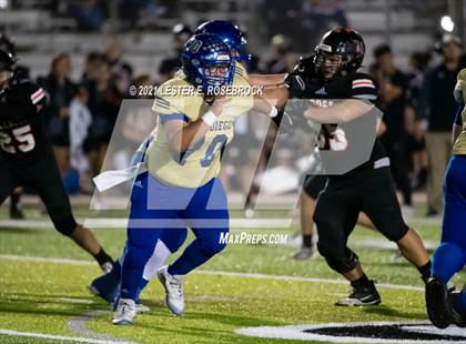 Thumbnail 3 in San Diego vs. Orange Grove (UIL 3A Bi-District Playoffs) photogallery.