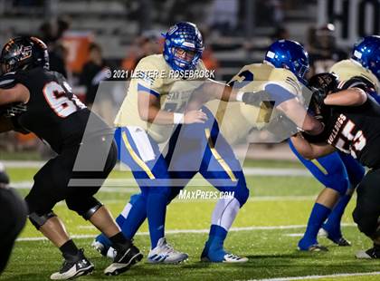 Thumbnail 2 in San Diego vs. Orange Grove (UIL 3A Bi-District Playoffs) photogallery.