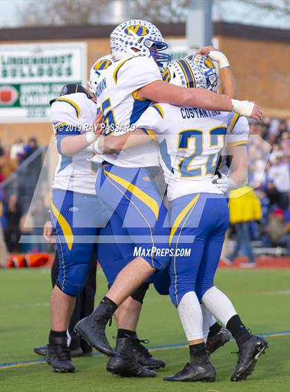 Thumbnail 3 in West Islip vs. Lindenhurst Section XI Division II Finals photogallery.