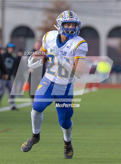 Thumbnail 1 in West Islip vs. Lindenhurst Section XI Division II Finals photogallery.