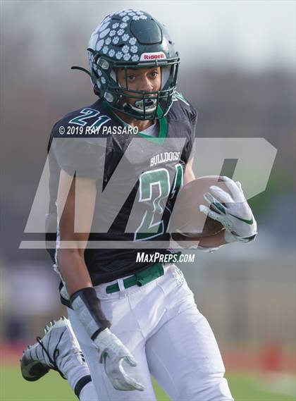 Thumbnail 3 in West Islip vs. Lindenhurst Section XI Division II Finals photogallery.