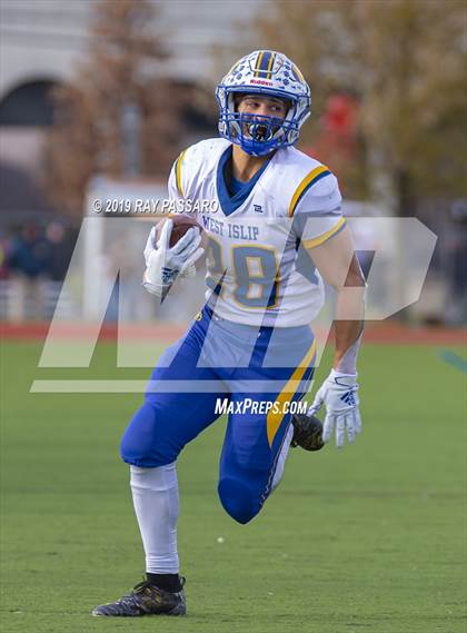 Thumbnail 3 in West Islip vs. Lindenhurst Section XI Division II Finals photogallery.