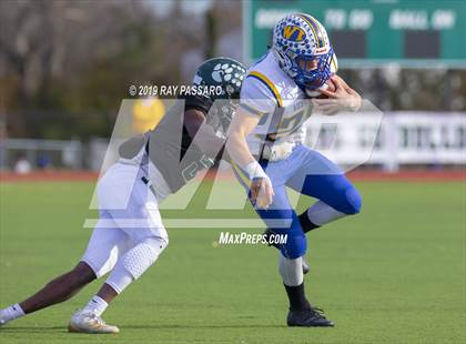 Thumbnail 3 in West Islip vs. Lindenhurst Section XI Division II Finals photogallery.