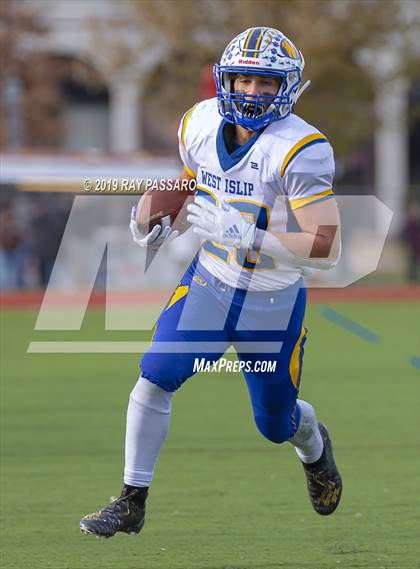 Thumbnail 2 in West Islip vs. Lindenhurst Section XI Division II Finals photogallery.