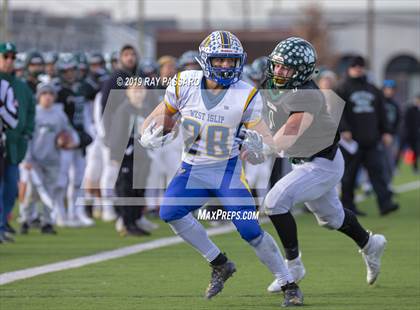 Thumbnail 3 in West Islip vs. Lindenhurst Section XI Division II Finals photogallery.