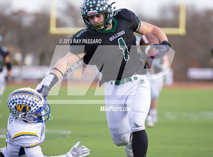 Thumbnail 3 in West Islip vs. Lindenhurst Section XI Division II Finals photogallery.