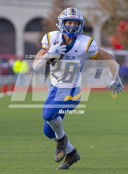 Thumbnail 1 in West Islip vs. Lindenhurst Section XI Division II Finals photogallery.
