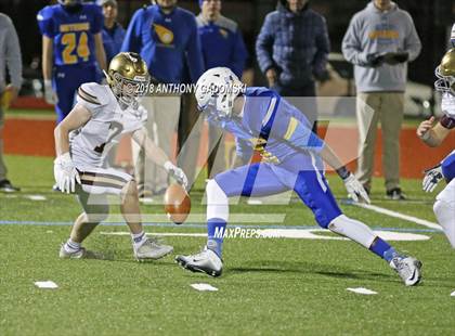 Thumbnail 1 in Saint Ignatius College Prep @ De La Salle (Chicago Catholic League Prep Bowl) photogallery.