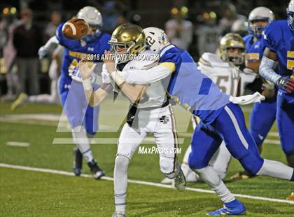 Thumbnail 3 in Saint Ignatius College Prep @ De La Salle (Chicago Catholic League Prep Bowl) photogallery.