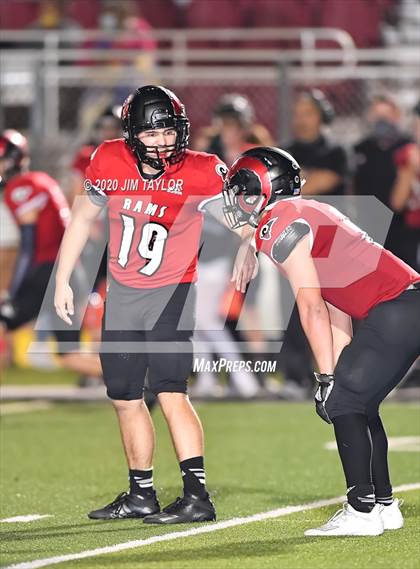 Thumbnail 3 in Aubrey vs Mineral Wells (4A Bi-District Playoff) photogallery.