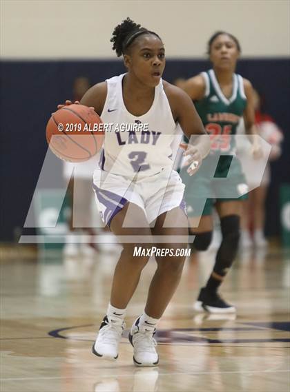 Thumbnail 2 in Lawrence North vs. Ben Davis photogallery.