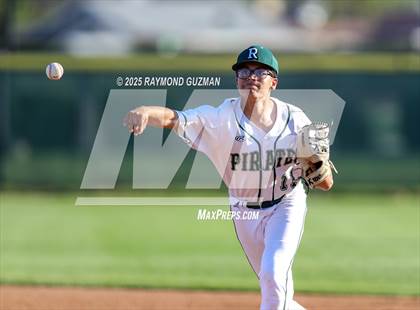 Thumbnail 3 in Mendota @ Reedley photogallery.