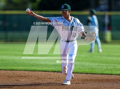 Thumbnail 2 in Mendota @ Reedley photogallery.