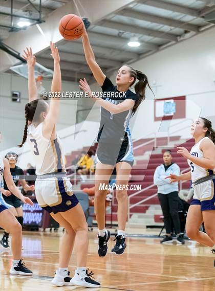 Thumbnail 2 in Harlan vs Navarro (46TH ANNUAL BARBARA HARVEY JAGUAR CLASSIC) photogallery.