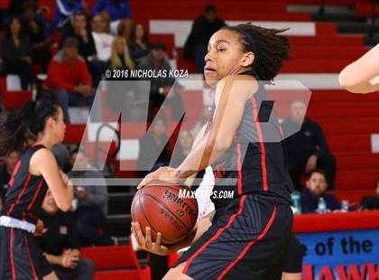 Thumbnail 3 in Harvard-Westlake vs. Mater Dei (Battle of the Beach) photogallery.