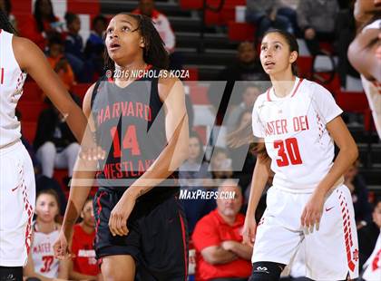 Thumbnail 2 in Harvard-Westlake vs. Mater Dei (Battle of the Beach) photogallery.