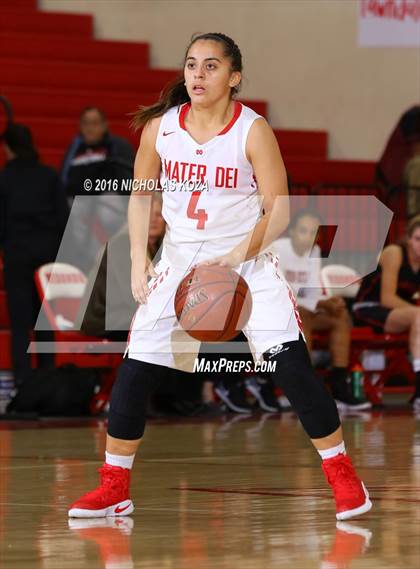 Thumbnail 1 in Harvard-Westlake vs. Mater Dei (Battle of the Beach) photogallery.