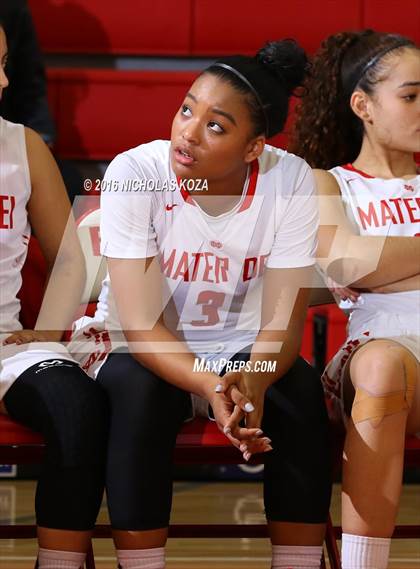 Thumbnail 2 in Harvard-Westlake vs. Mater Dei (Battle of the Beach) photogallery.