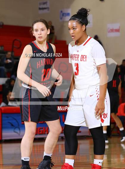 Thumbnail 2 in Harvard-Westlake vs. Mater Dei (Battle of the Beach) photogallery.
