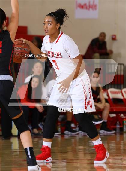 Thumbnail 1 in Harvard-Westlake vs. Mater Dei (Battle of the Beach) photogallery.