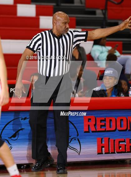 Thumbnail 3 in Harvard-Westlake vs. Mater Dei (Battle of the Beach) photogallery.