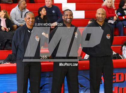 Thumbnail 1 in Harvard-Westlake vs. Mater Dei (Battle of the Beach) photogallery.