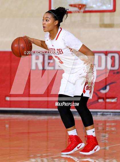 Thumbnail 1 in Harvard-Westlake vs. Mater Dei (Battle of the Beach) photogallery.