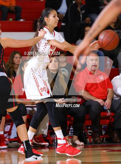 Thumbnail 3 in Harvard-Westlake vs. Mater Dei (Battle of the Beach) photogallery.