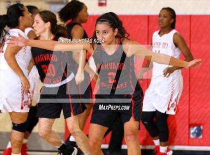Thumbnail 2 in Harvard-Westlake vs. Mater Dei (Battle of the Beach) photogallery.