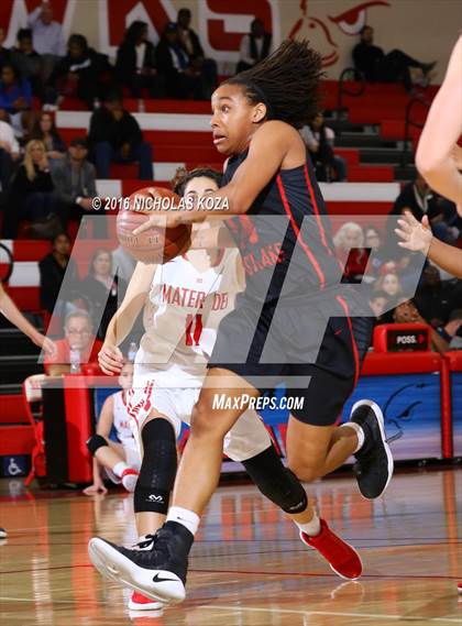Thumbnail 1 in Harvard-Westlake vs. Mater Dei (Battle of the Beach) photogallery.