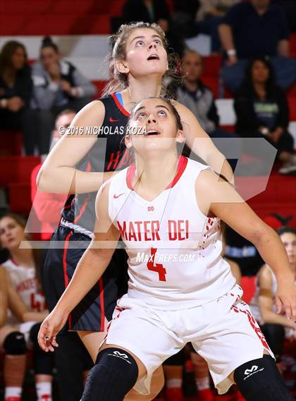 Thumbnail 1 in Harvard-Westlake vs. Mater Dei (Battle of the Beach) photogallery.