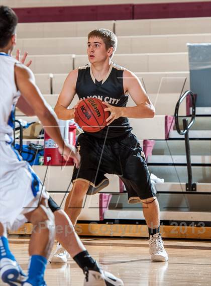 Thumbnail 2 in Canon City vs. Pueblo Central (Ponderosa Invitational) photogallery.