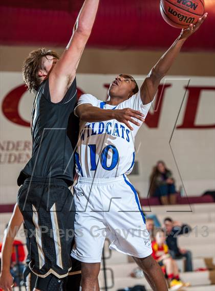 Thumbnail 2 in Canon City vs. Pueblo Central (Ponderosa Invitational) photogallery.