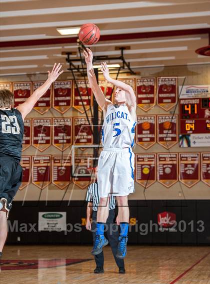 Thumbnail 3 in Canon City vs. Pueblo Central (Ponderosa Invitational) photogallery.