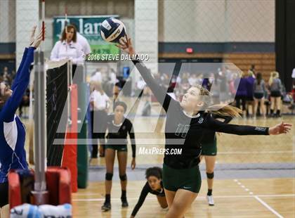 Thumbnail 3 in Slidell vs Mandeville (LHSAA Division I Quarterfinal Playoff) photogallery.