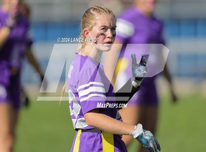 Thumbnail 2 in Mountain View vs. Ponderosa (CHSAA 4A Second Round) photogallery.