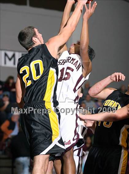 Thumbnail 2 in Sherman vs Forney (Sherman Holiday Tournament) photogallery.