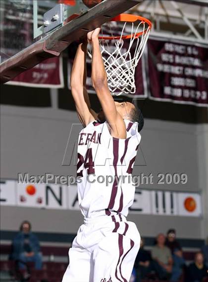 Thumbnail 2 in Sherman vs Forney (Sherman Holiday Tournament) photogallery.