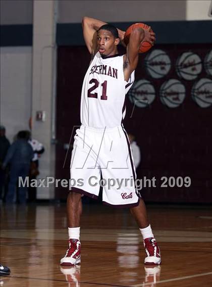 Thumbnail 2 in Sherman vs Forney (Sherman Holiday Tournament) photogallery.