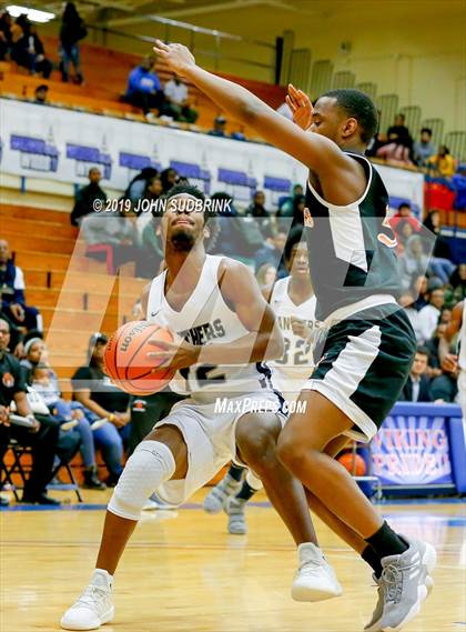 Thumbnail 1 in Churchland vs Pasquotank County (Robert L. Vaughan Border Clash Basketball Invitational) photogallery.