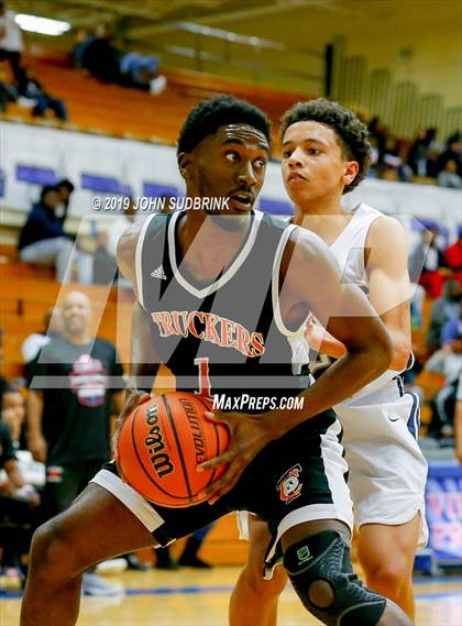 Thumbnail 1 in Churchland vs Pasquotank County (Robert L. Vaughan Border Clash Basketball Invitational) photogallery.