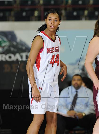 Thumbnail 3 in Regis Jesuit vs. Horizon (CHSAA 5A Girls Great 8) photogallery.