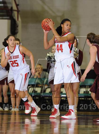Thumbnail 1 in Regis Jesuit vs. Horizon (CHSAA 5A Girls Great 8) photogallery.