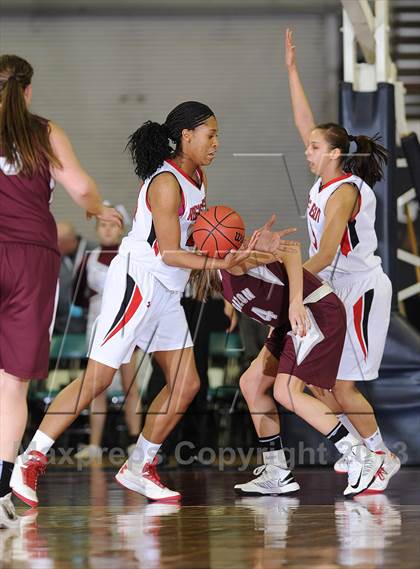 Thumbnail 3 in Regis Jesuit vs. Horizon (CHSAA 5A Girls Great 8) photogallery.